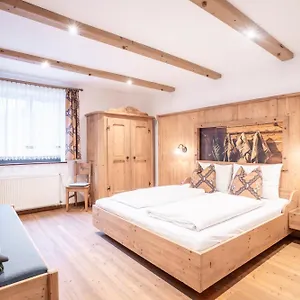 Stauders Und Bed & Breakfast Mutters