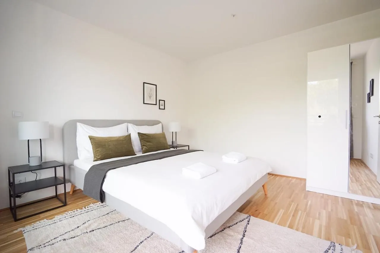 Green Garden Apartment W/.Balcony Near Thermal Spa Vienna